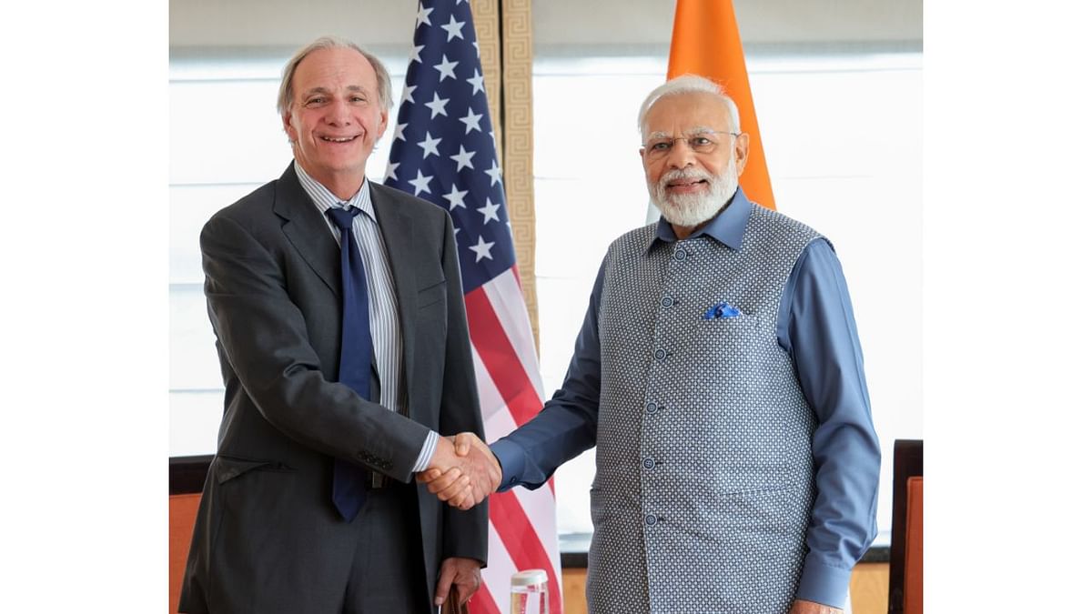 Prime Minister Narendra Modi with American author and investor Ray Dalio. Credit: Twitter/@narendramodi