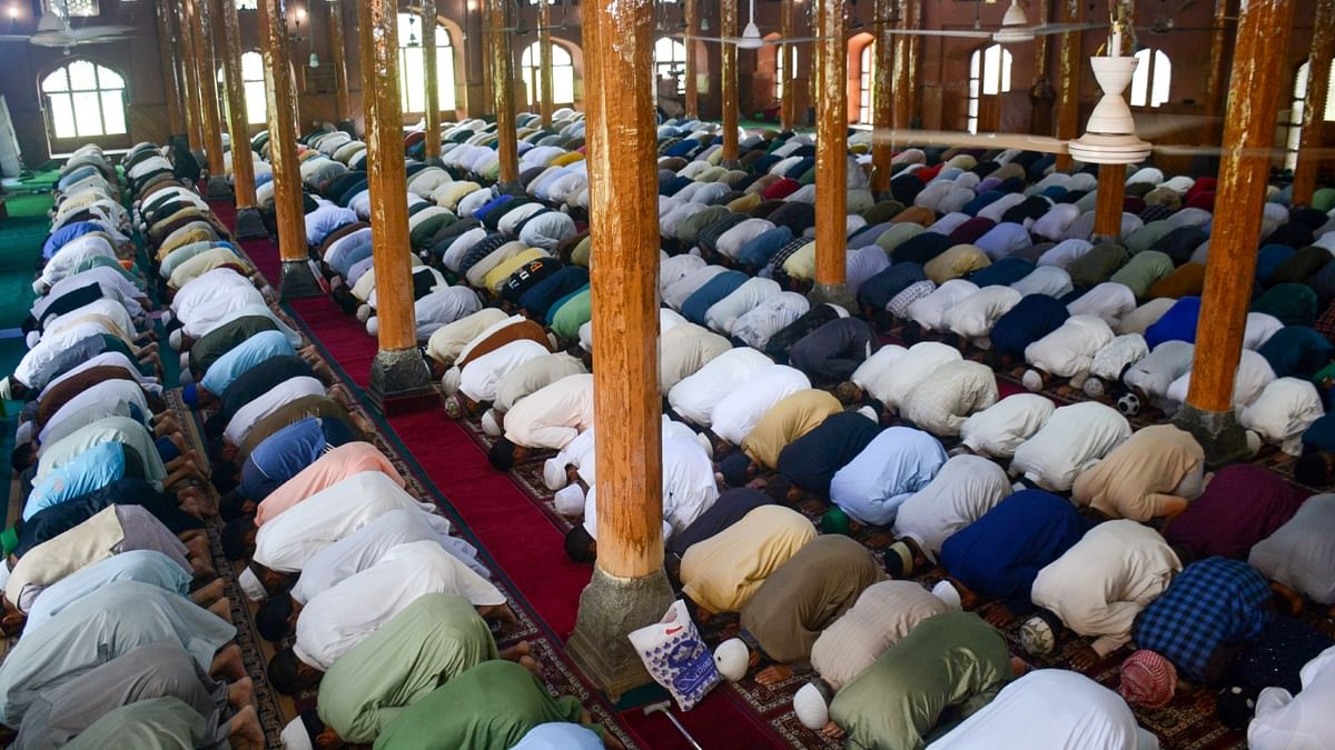Muslims offer 'namaz' on the occasion of the Eid al-Adha festival at Aali Masjid in Srinagar. Credit: PTI Photo