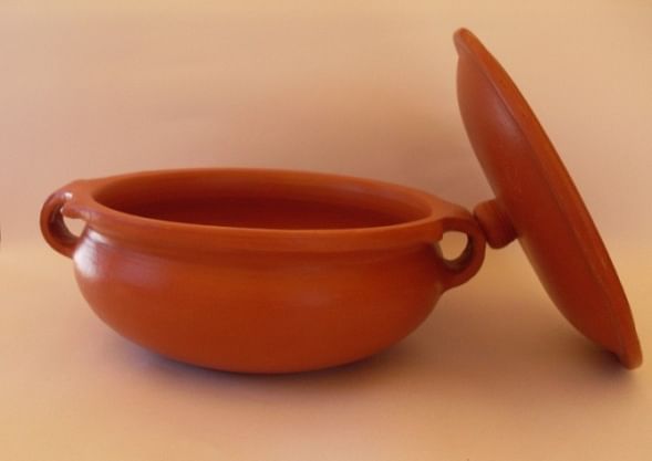 A Microwaveable Clay Product made by artisans at Perumudivakkam village. Credit: Special Arrangement