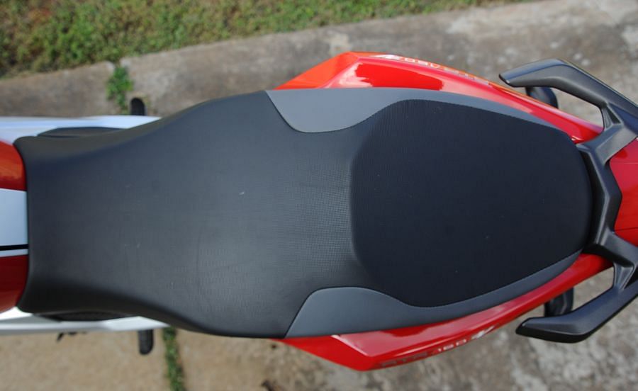 Seat of the TVS Apache RTR 160 4V. Picture credit: Pushkar V/ DH Photo