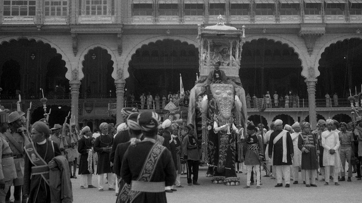 Dasara Procession begins at Mysore Palace. Credit: DH archives