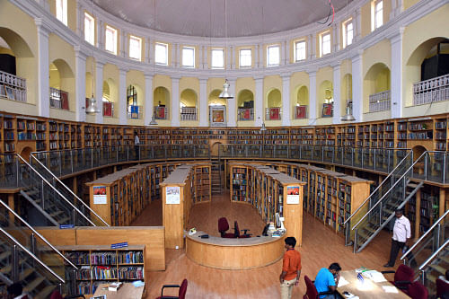 Inside of the State Central Library. DH archive photo