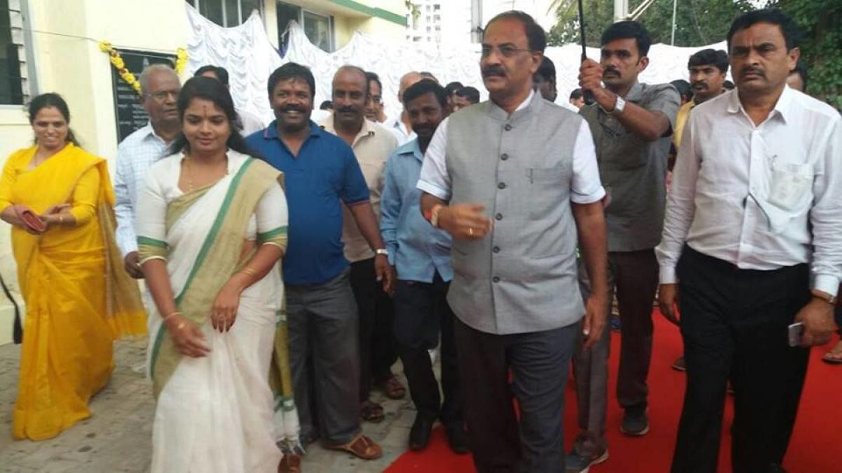 Local MLA Aravind Limbavali during the inauguration of the library building in 2017. 