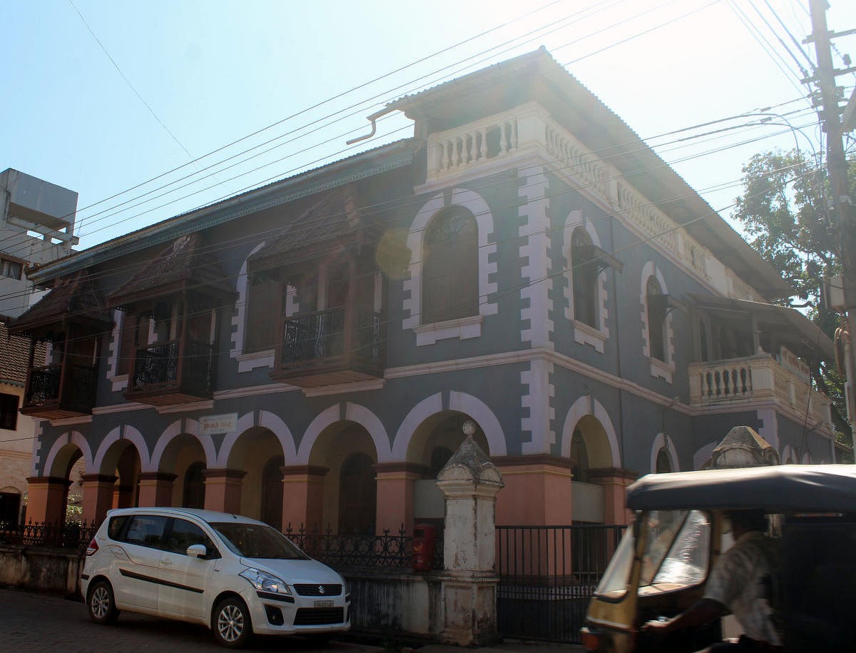 Priceless: British style Kavale Mutt with artistic grills and colour glass windows, in Belagavi; a well-maintained vintage house; Bhate’s heritage house now converted to Vivekananda Memorial at Risaldar Galli. Photo by p c Nagraj & P K Badiger