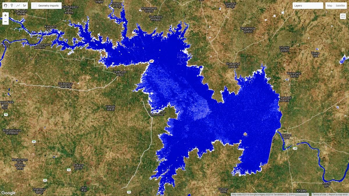 Paithan2017 Satellite images of lakes (purple signifies water and red dry) in and around Kolar in KarnatakaDecember 2017December 2018Contains modified Copernicus Sentinel Data [2016,2017,2018]