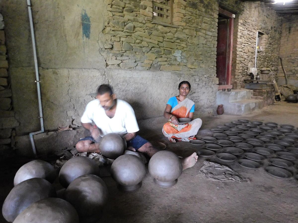 Pottery - Mugad - Malati Hegde