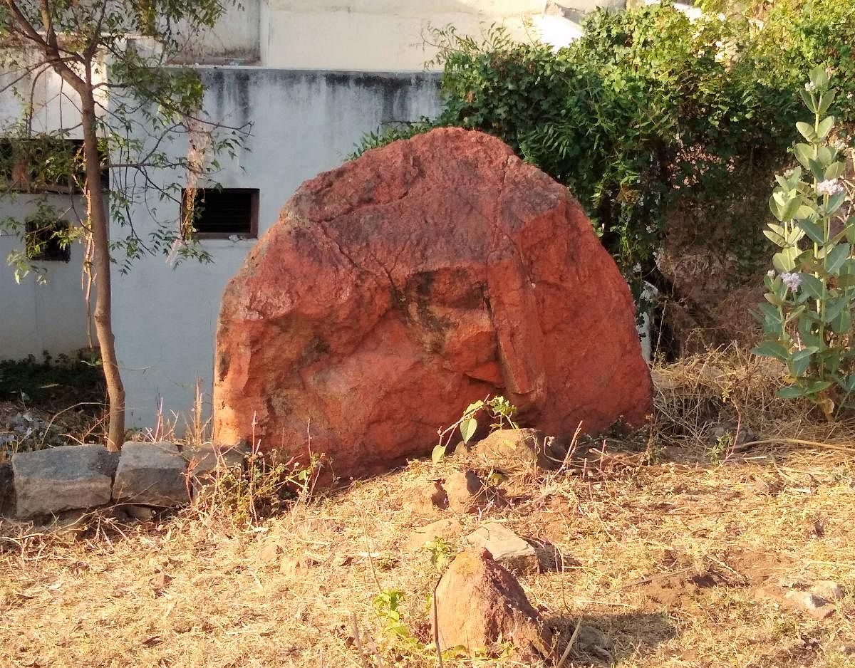 “At a small temple, dedicated to Hanumanta, I observed … the rock red granite ... It is a most elegant stone.”