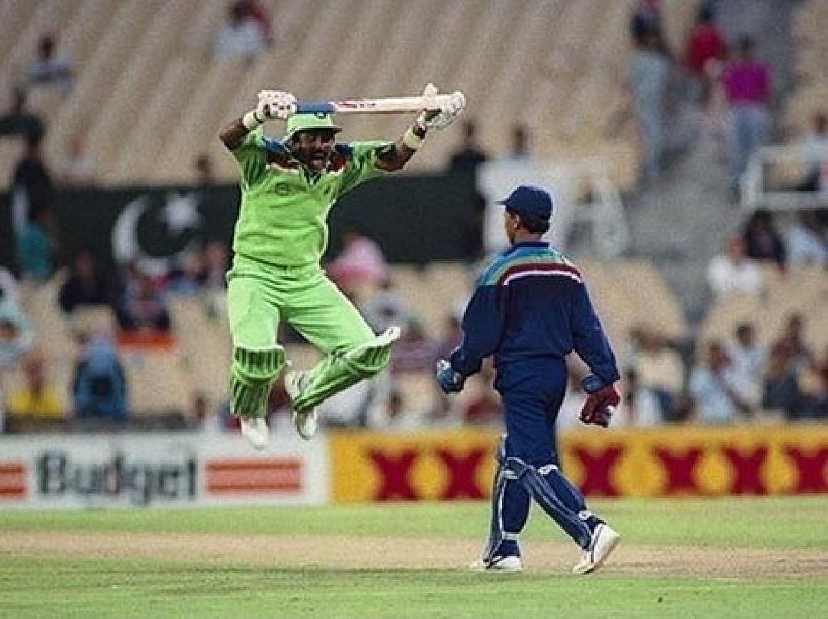 Javed Miandad amused a few by his monkey-jumping to mock Nayan Mongia (right) for his appealing but India had the last laugh in the 1992 match in Sidney.  
