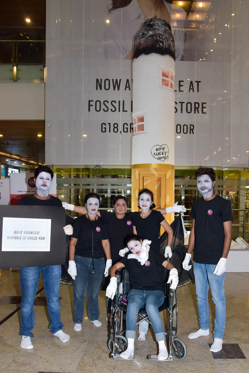 A vibrant flash mob and mime marked World No-Tobacco Day at Orion Mall, on Friday. DH Photo/B H Shivakumar