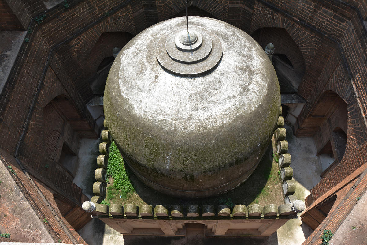 Top view of Kirmani’s tomb. Photos by Mohammed Ayazuddin Patel