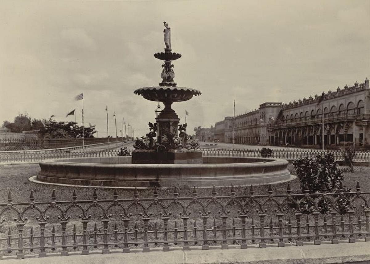 Elgin Fountain, now at the present KR Circle, 120 years ago