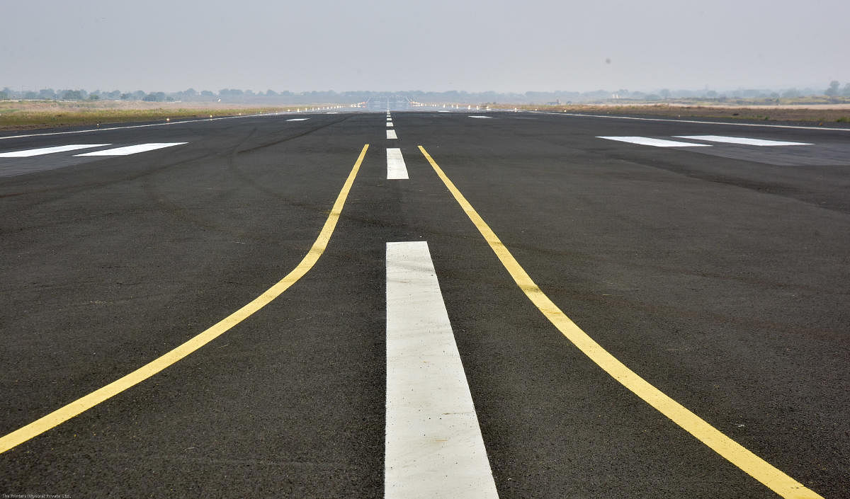 The 3.5-km runway in the airport.