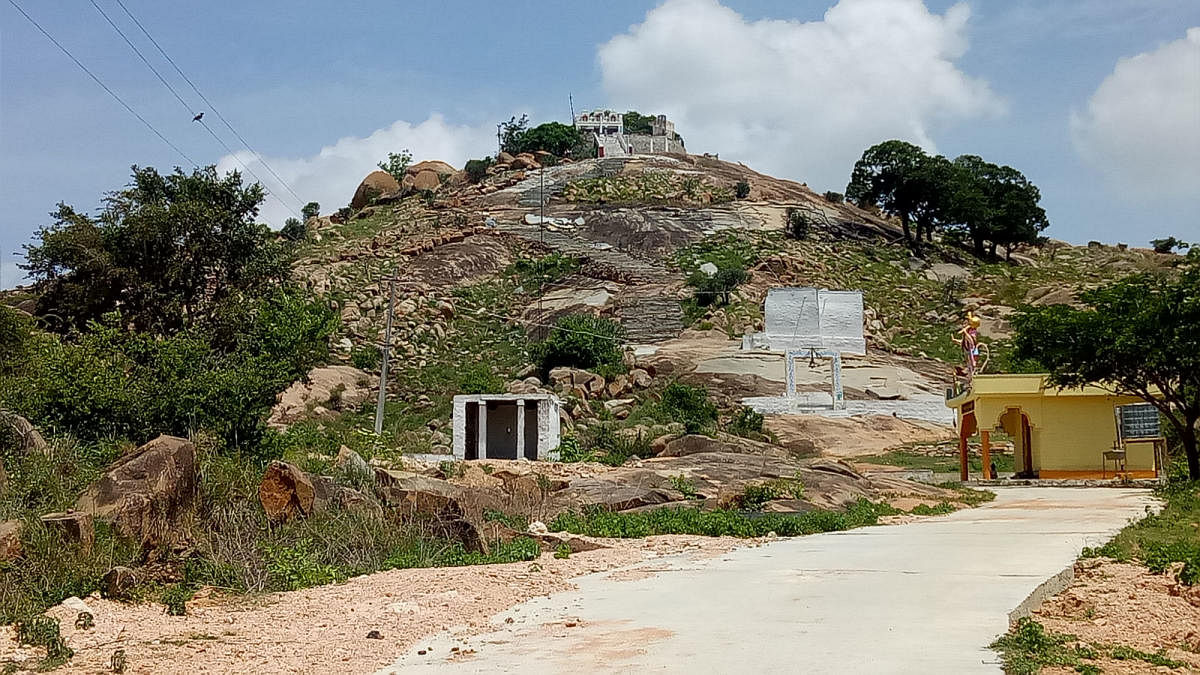 The hillock crowned with Ranganathaswamy Temple. Every male in the city has Ranga in his name. 