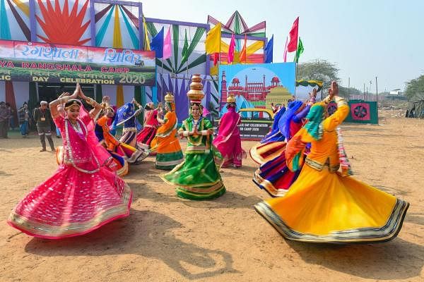 Rajasthan tableaux artists rehearse ahead of the forthcoming Republic Day function, during a press preview in New Delhi, Wednesday, Jan. 22, 2020. (PTI Photo)