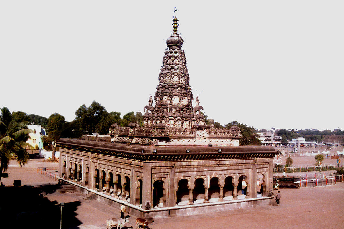 Sharana Basaveshwara Temple, The shrine is dedicated to the 18th-century social reformer Saint Sharana Basaveshwara, remembered for his selfless service during the worst-ever famine in the region that claimed scores of lives.