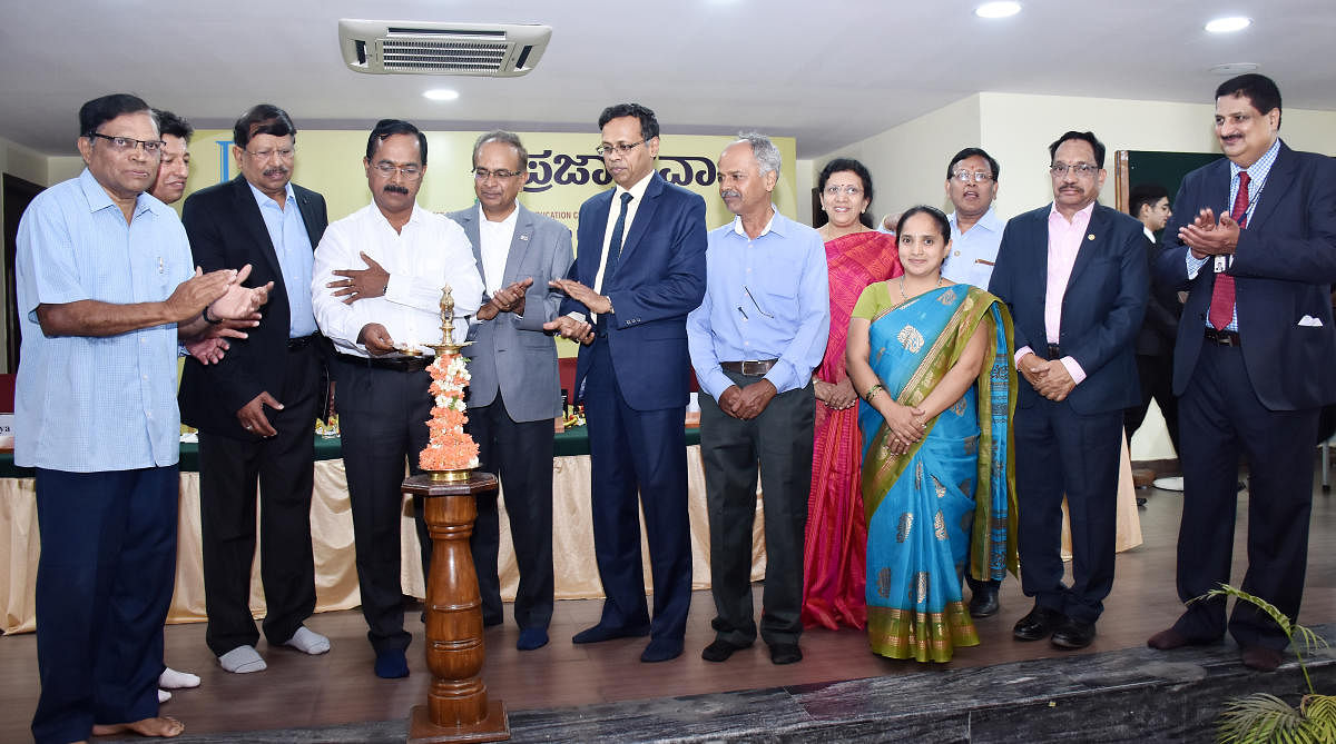 FKCCI former president Sudhakar S Shetty inaugurates ‘Budget Talk - 2020’, organised by Deccan Herald and Prajavani, in association with Mysuru Chamber of Commerce and Industry and Pooja Bhagavat Memorial Mahajana Education Centre at Tourism Auditoriu