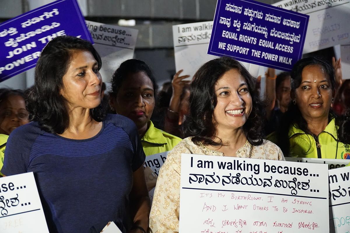 Athlete Reeth Abraham (left) and actor Suman Nagarkar (centre) at the start of Power 2020 on the night of March 1, 2020.