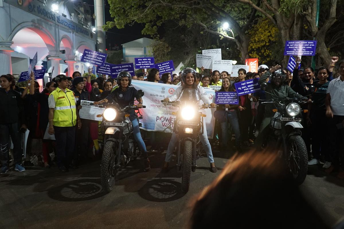 Several women participated in ‘Power Walk 2020’ on Sunday night. DH PHOTO/AKHIL KADIDAL