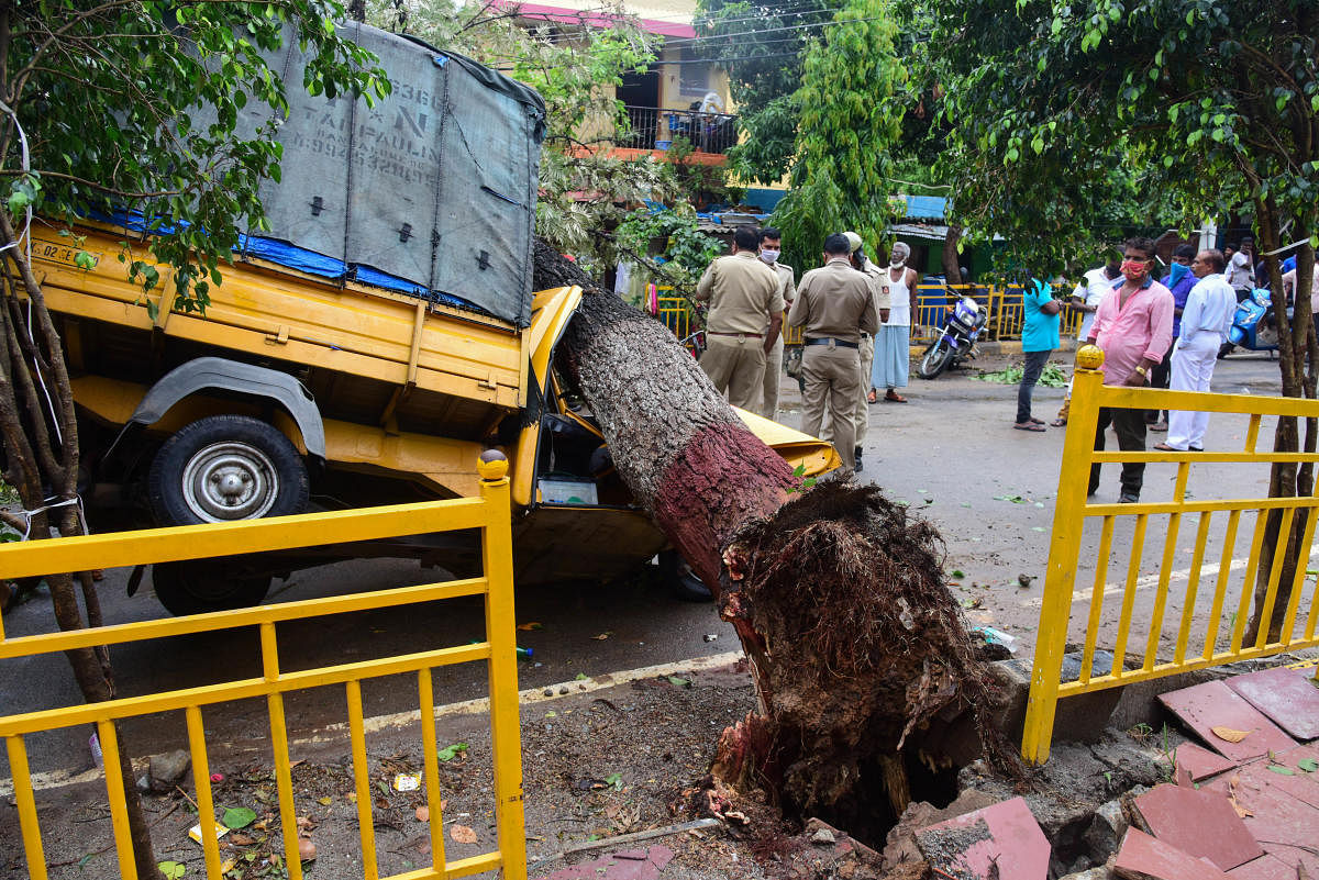 A scene of extensive damage at Ashokpura, Marappana Palya. DH Photo/B H Shivakumar