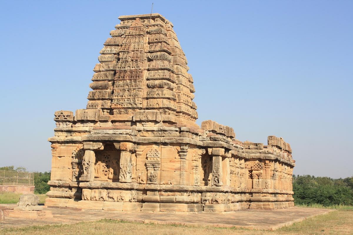 The Papanatha Temple at Pattadakallu, a fusion of Nagara and Dravida styles of temple-building