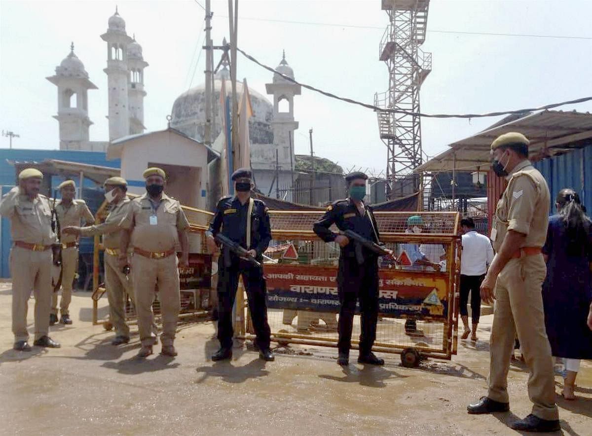 Enhanced security outside the Kashi Vishwanath Temple and Gyanvapi Mosque after the verdict on Babri demolition case, in Varanasi on September 30, 2020. Credit: PTI File Photo