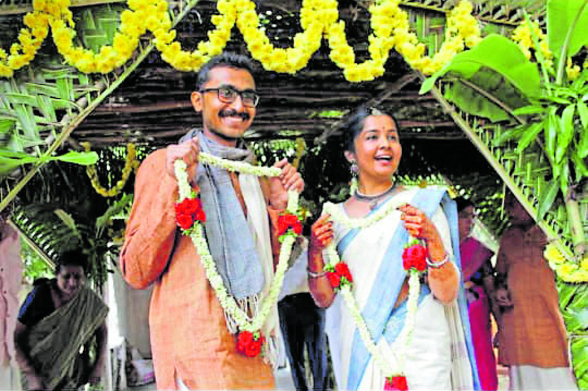 Khadi-clad Raghu and SuhasiniKoulagi at their wedding in 2019.