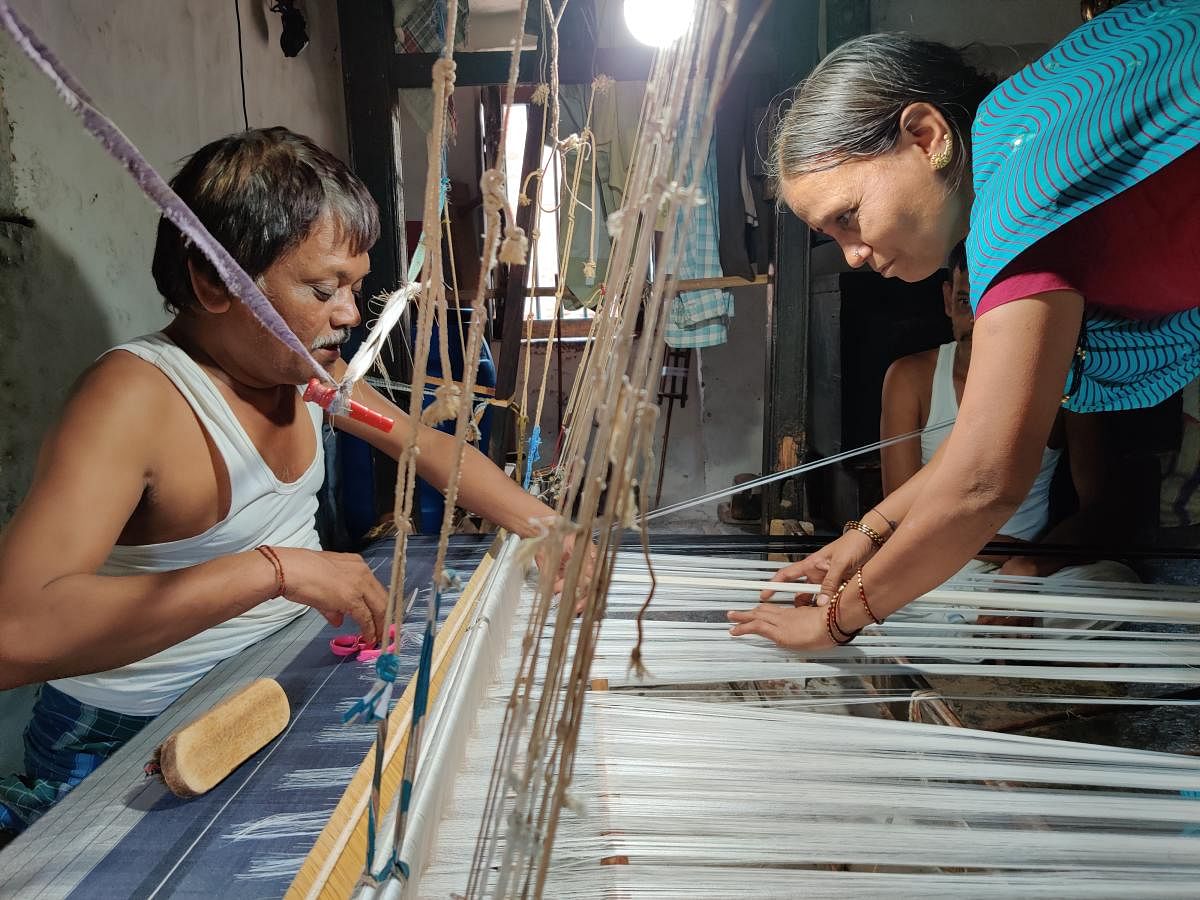 Weavers Chandrashekar Vadigeri and Shanta Vadigeri in Guledagudda, Bagalkot district. 