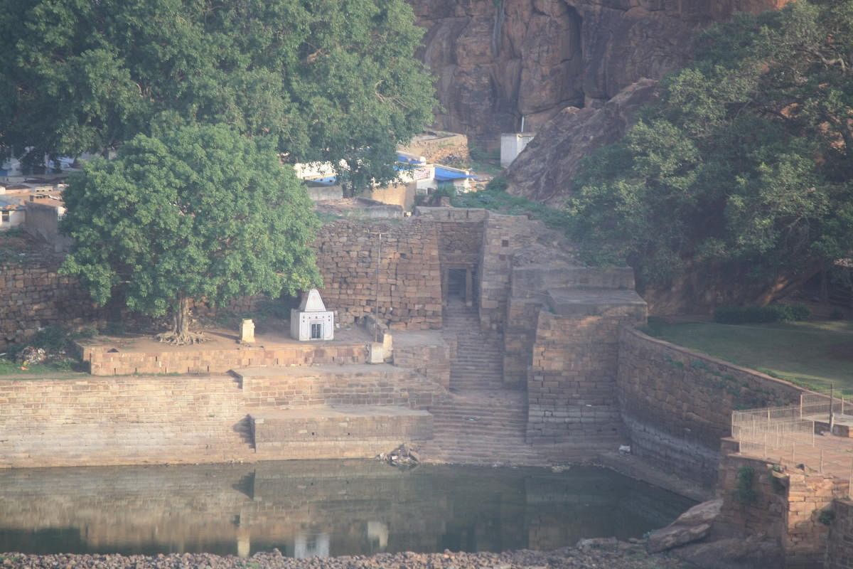 The gateway in Pattadakal was built by Early Chalukyan artisans, while the fort wall was rebuilt by Vijayanagara artisans. Photo credit: Srikumar M Menon