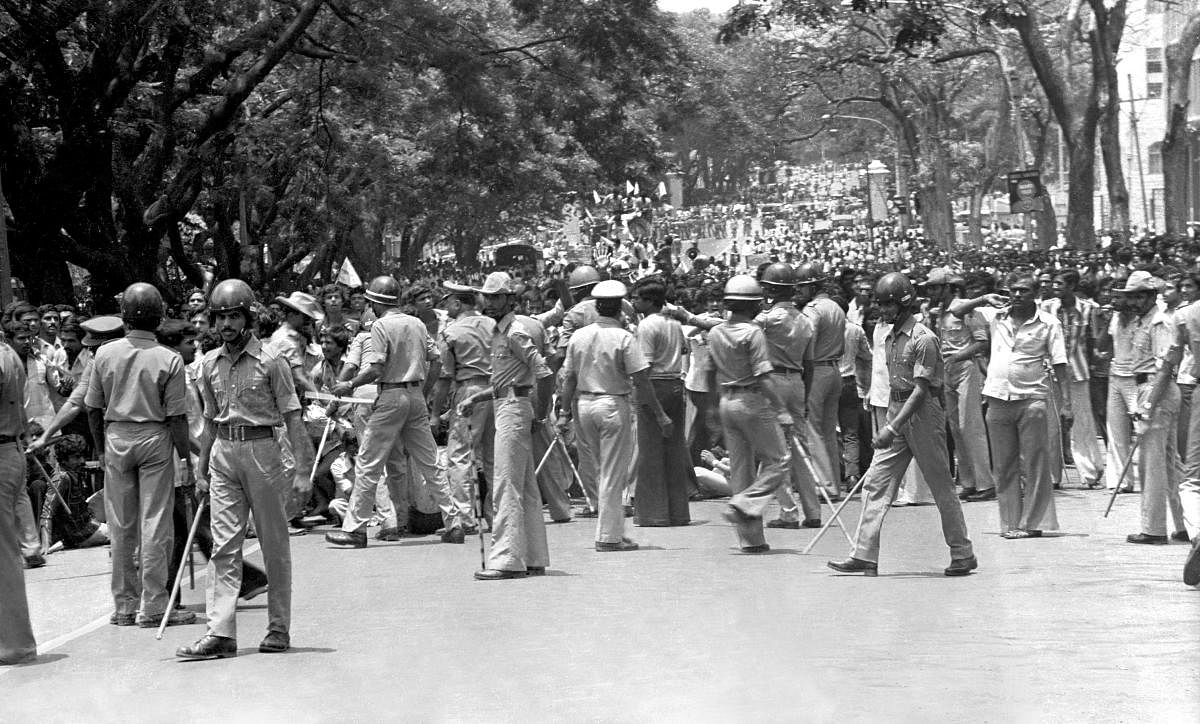 Police stop agitators at Vidhana Soudha Circle in Bengaluru