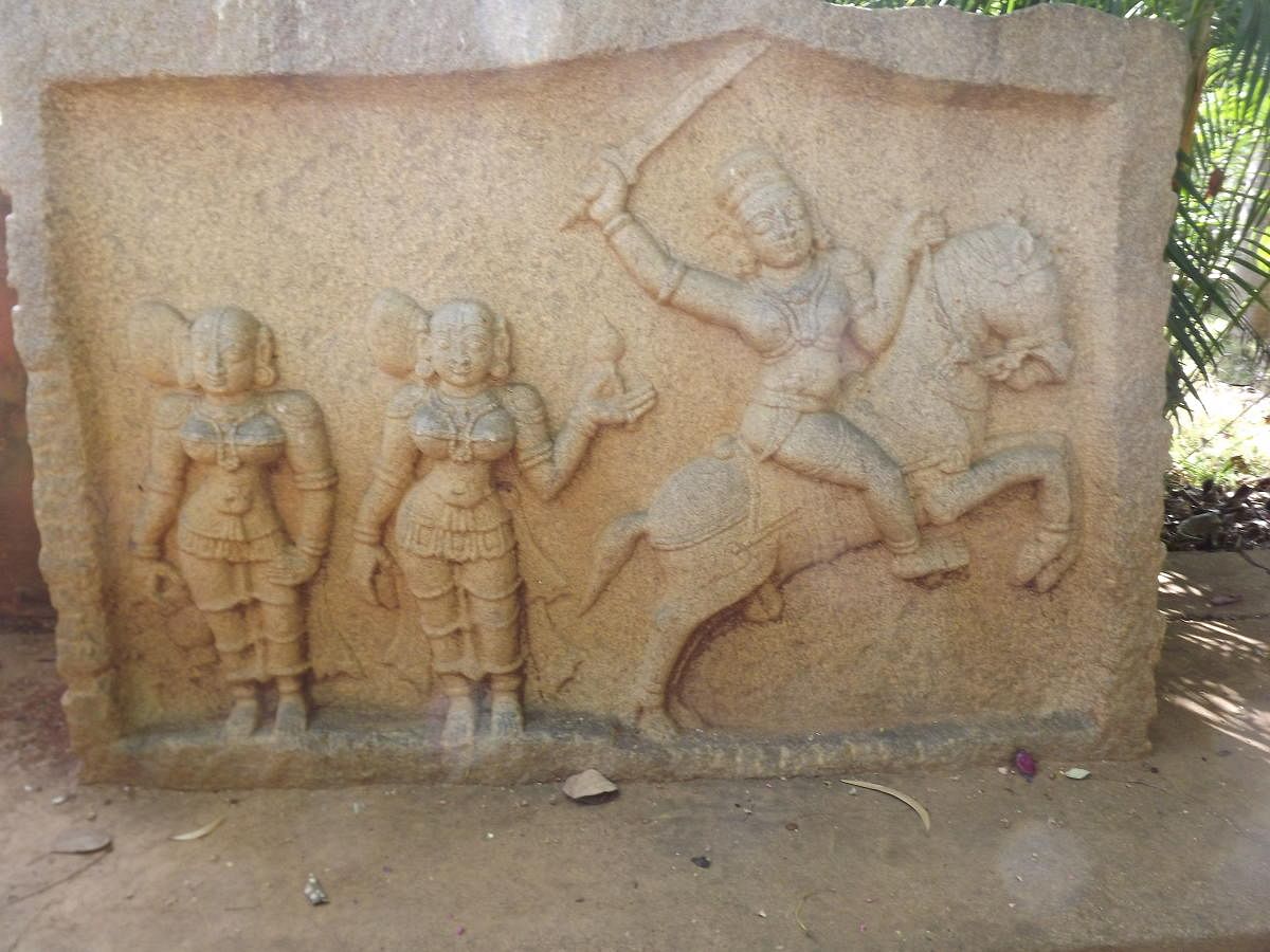 A sati stone dating to 1500 AD, at Sugatur in Kolar district. Photos by author, DH