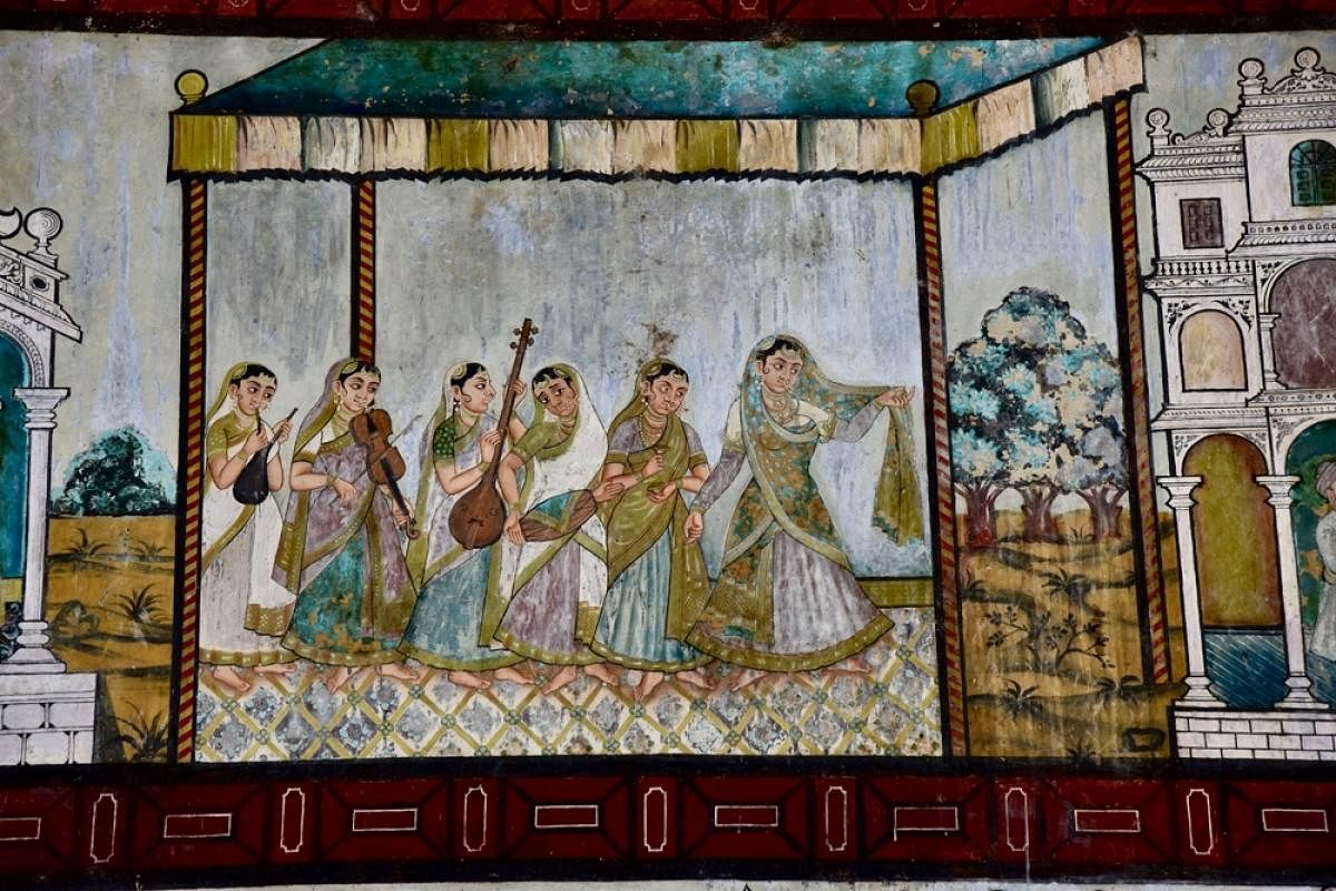 A mural that depicts musicians at Daria Daulat Bagh in Srirangapatna; another mural in the palace. Photos by author, K N Venkatesh