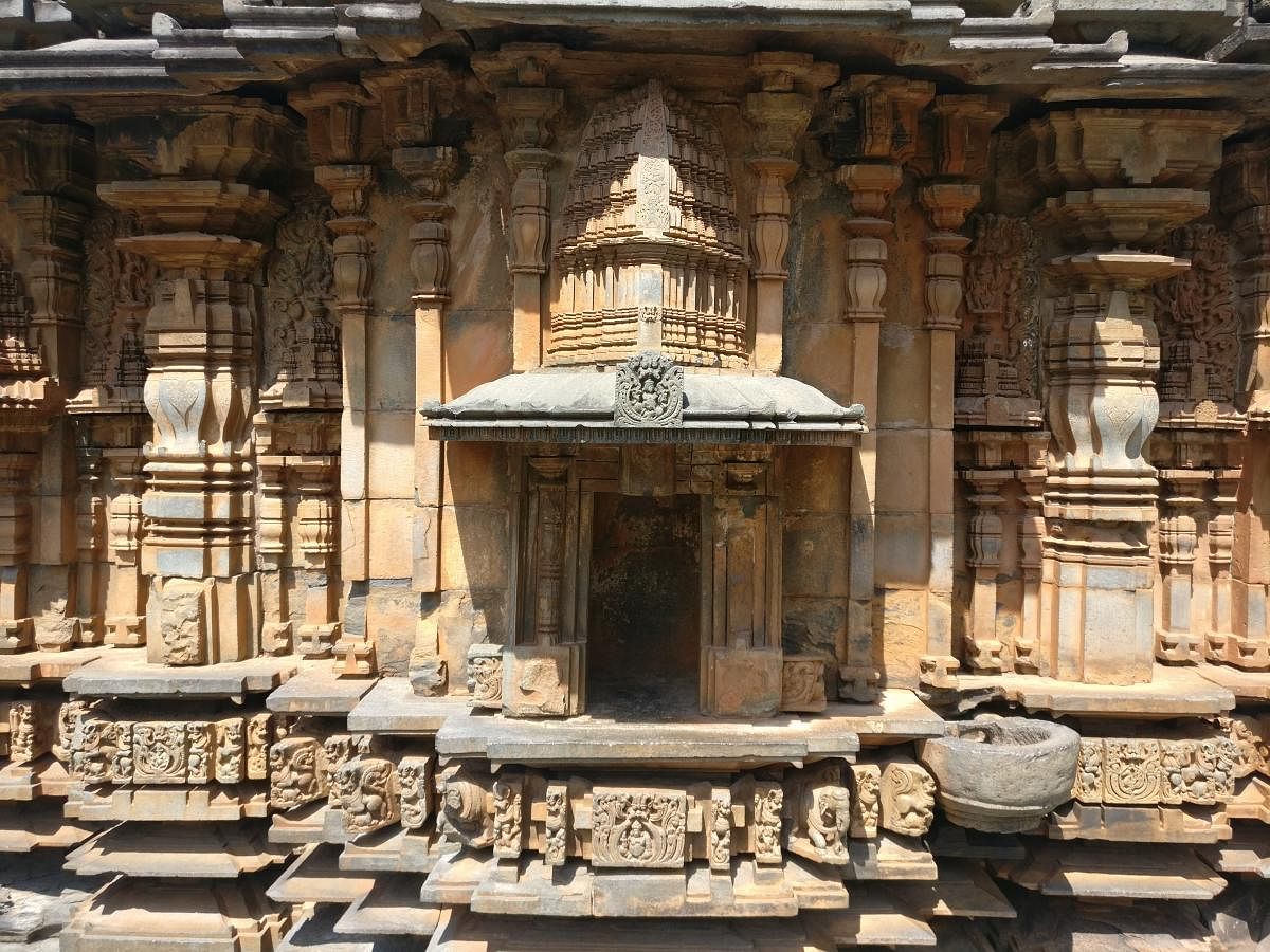 A shrine with a Bhumija shikhara, in miniature at the Siddheshwara Temple, a Kalyani Chalukyan temple in Haveri. Photo by Srikumar M Menon