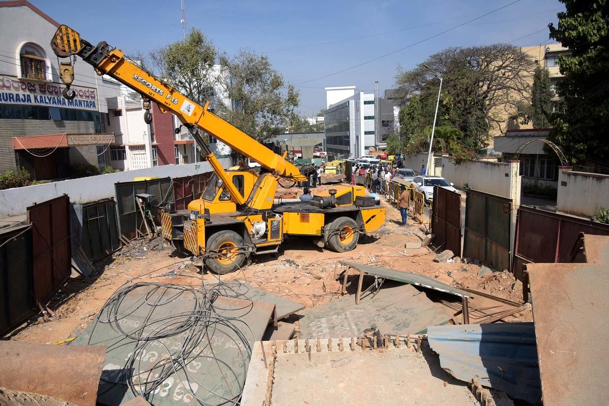 The site of the steel flyover at Sivananda Circle on Thursday. DH PHOTO/PUSHKAR V