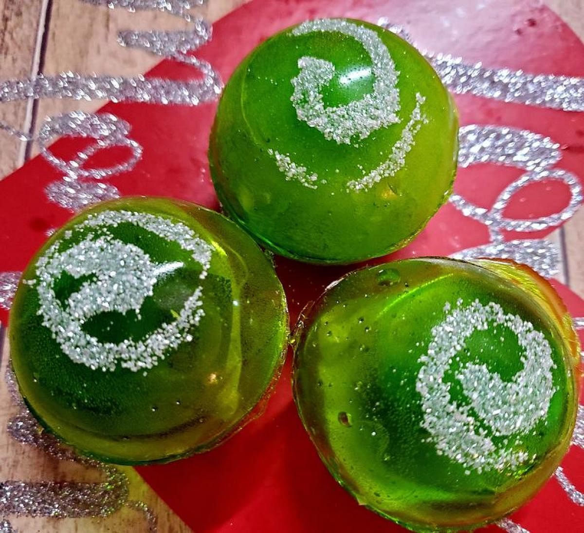 Green Matcha tea bomb