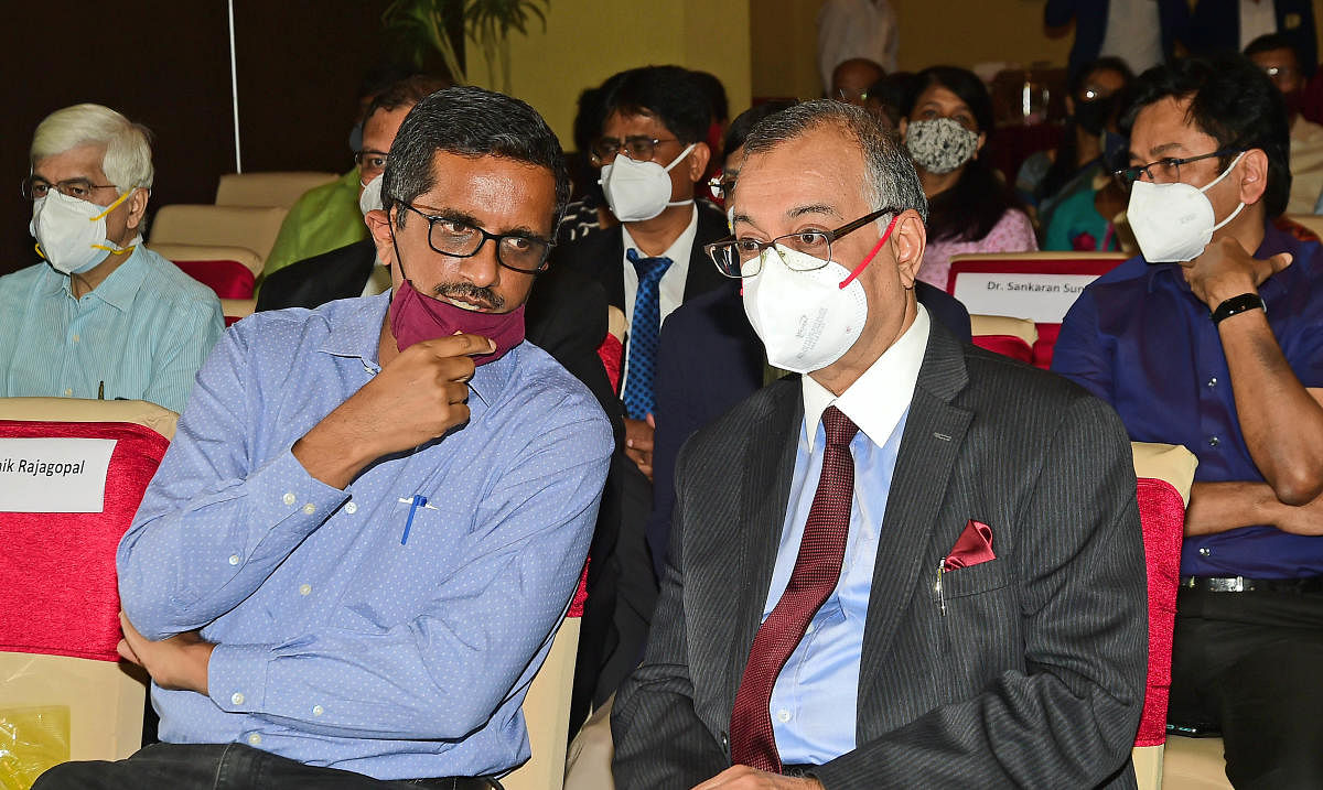 Sitaraman Shankar, CEO, The Printers Mysore (Pvt) Ltd, and Editor, Deccan Herald, and Dr H Sudarshan Ballal, nephrologist and Chairman, Manipal Hospitals, during a seminar on World Kidney Day in Bengaluru on March 10, 2021. DH PHOTO/RANJU P