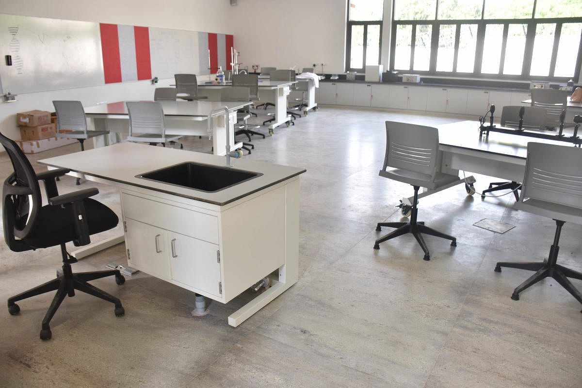 The learning spaces are equppied with high-end equipment and built according to international safety standards.