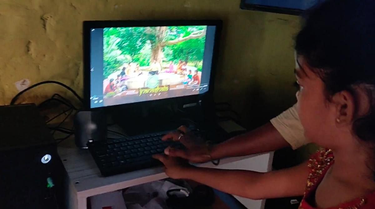 The digital library opened by JanaShala has benefitted children in Ramanagara’s Kottagalu village. Photos by Aravind Kamath