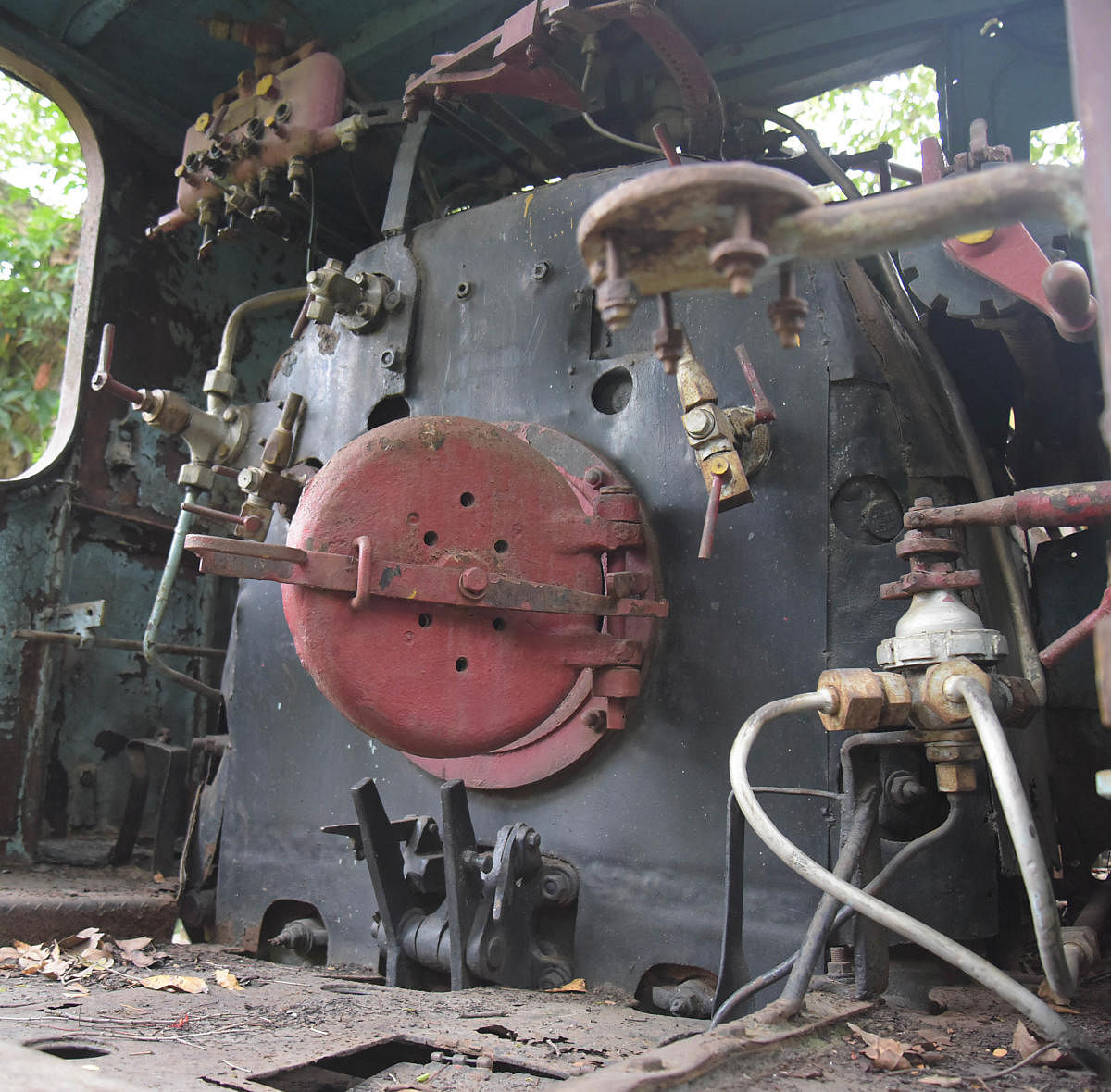 A locomotive lying in the Indira Gandhi Musical Fountain Park, Bengaluru. Credit: DH Photo/Pushkar V