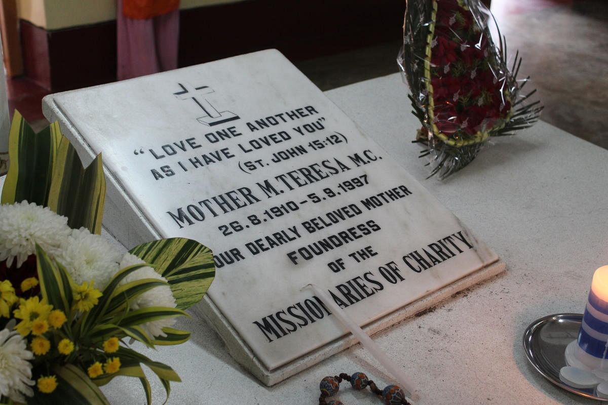 The stone on Mother Teresa’s tomb. PHOTO BY AUTHOR
