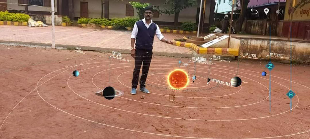 Basavaraj Sungari presents a live augmented reality video depicting the solar system