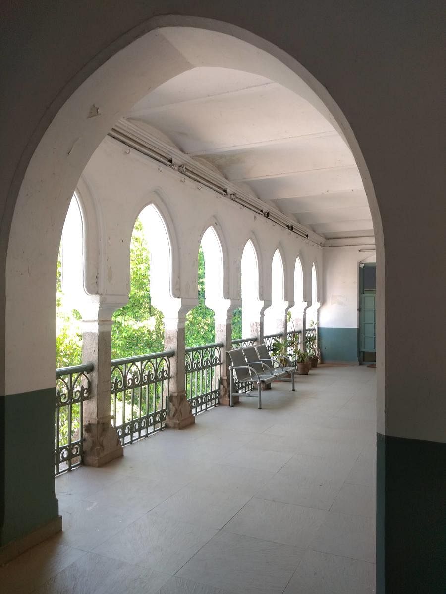 Colonnade on the first floor with slim pointed arches supported by square stone pillars. Photo courtesy: Sahesra Muguntan.