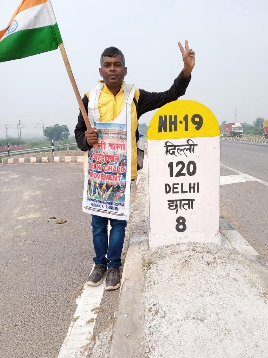 Nagaraj enroute to Delhi. He has walked more than 5,000 km in support of farmers.