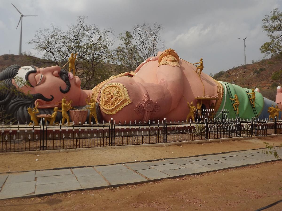 A gigantic statue of the sleeping Kumbhakarna at the Kumbhakarna Garden near the fort