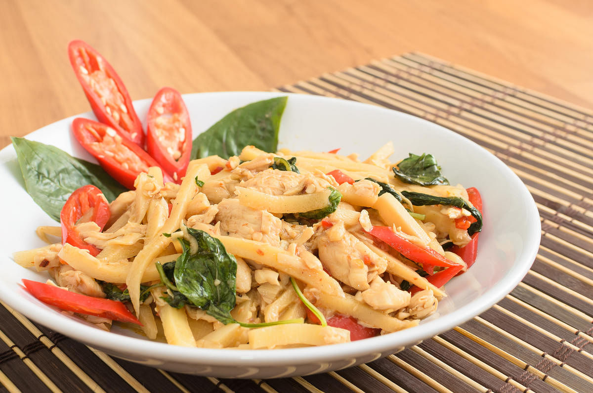 Stir-fried spicy chicken with bamboo shoots