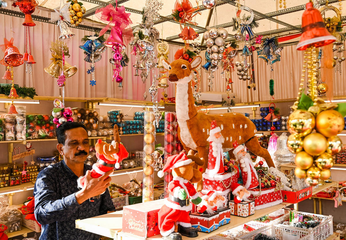 Shops selling Christmas decorations did brisk business across Bengaluru on Friday. Credit: DH Photo/M S Manjunath