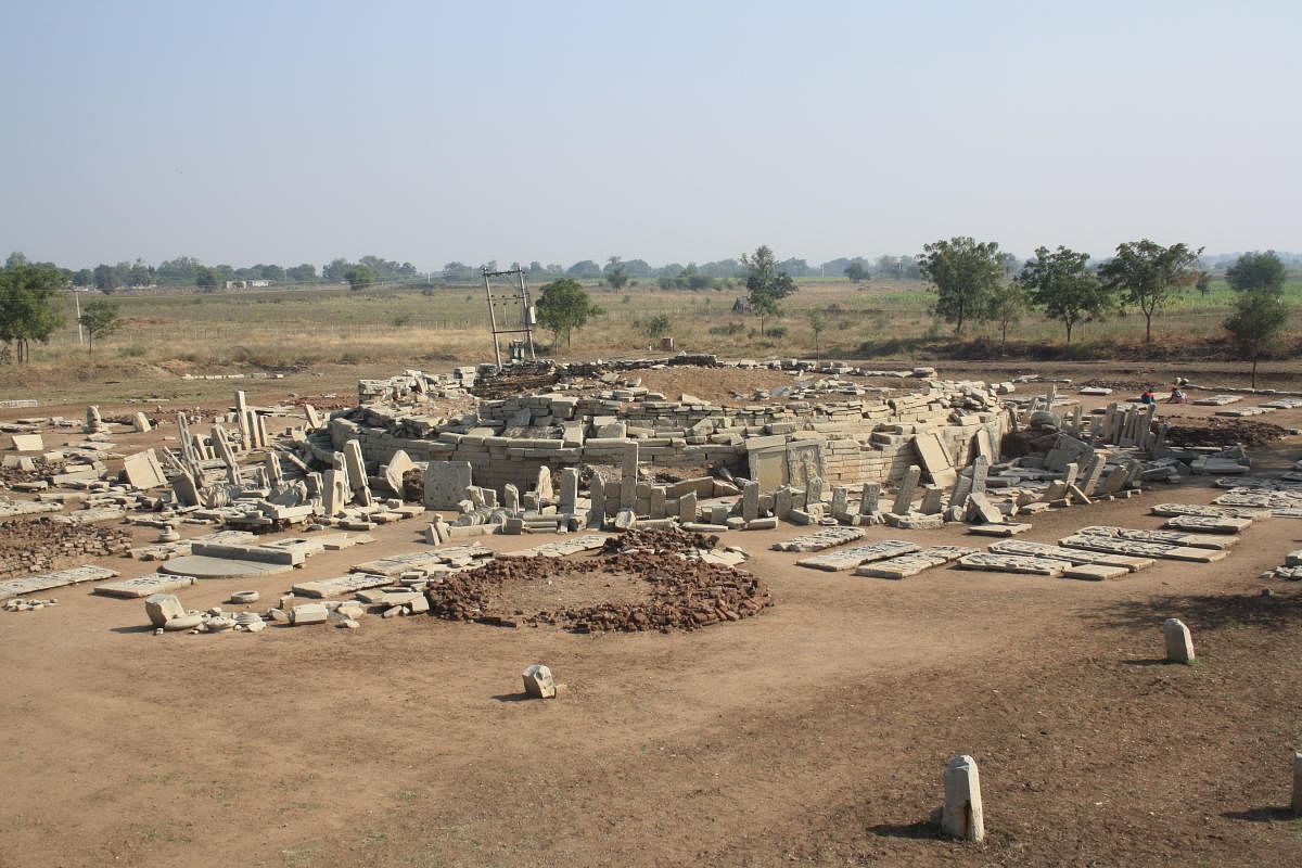 The remains of the Buddhist Stupa at Kanaganahalli.