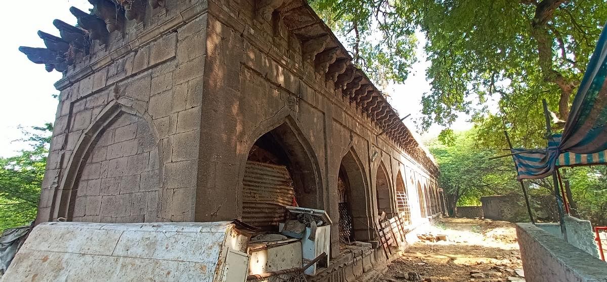 Royal sepulchral chamber near the Shahpur gate of Bijapur. 