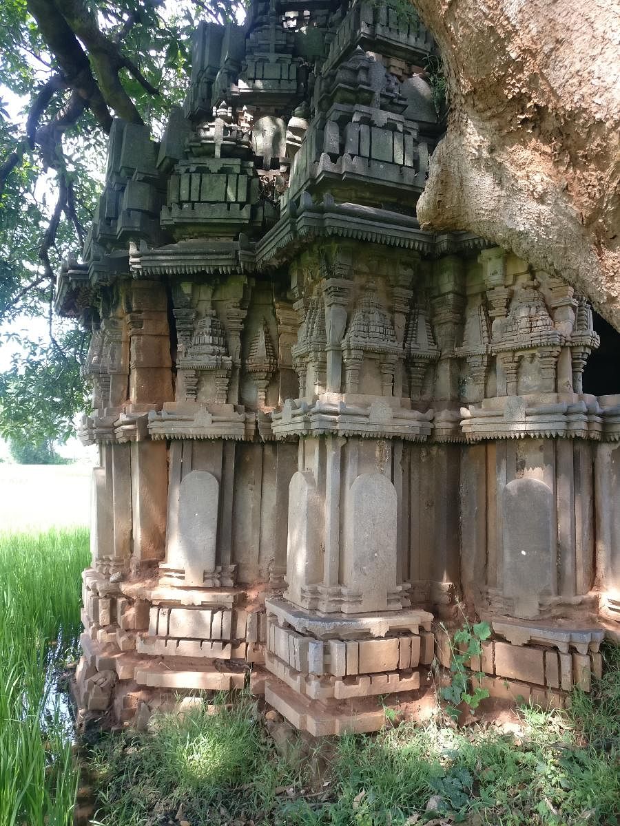 Large stone plaques on the walls of the Mondusale Gudi, which could have been left for carving of images later. Credit: Srikumar M Menon