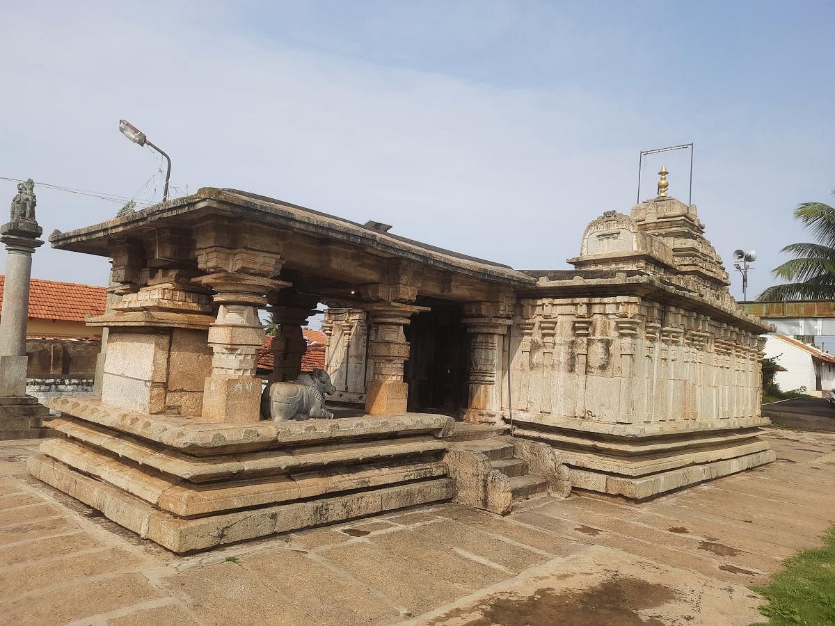 The Hunaseshwara temple premises house the pillars. Photo by author