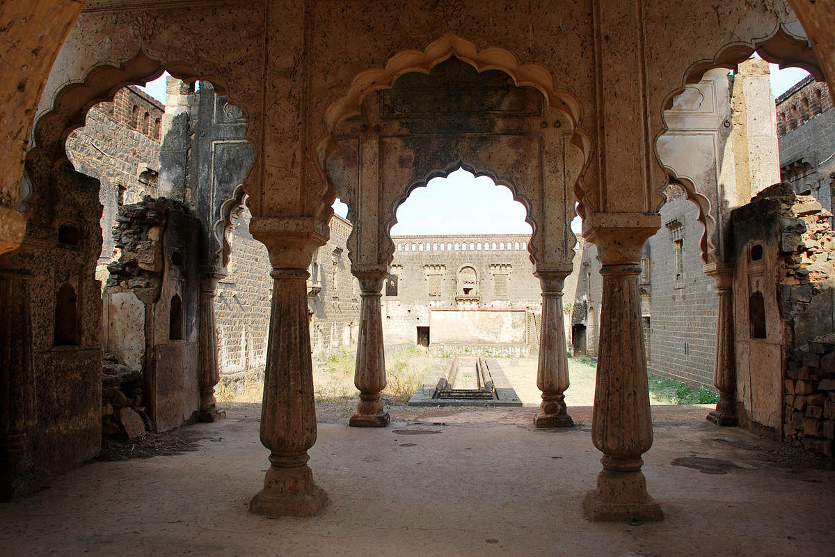 A view of a palace.